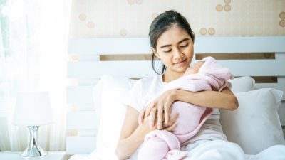 6 Tips Puasa bagi Ibu Menyusui saat Bulan Ramadan