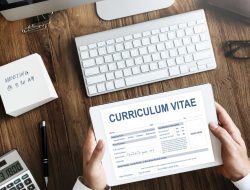 CV Lulusan Sastra Jerman: Komponen & Tips Menulisnya