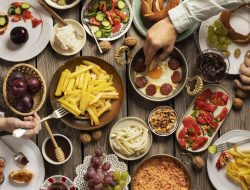 8 Pantangan Makan untuk Penderita Asam Lambung